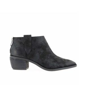 • 3 Times H P • Rainier‎ Burnished Micro Cowsuede Booties